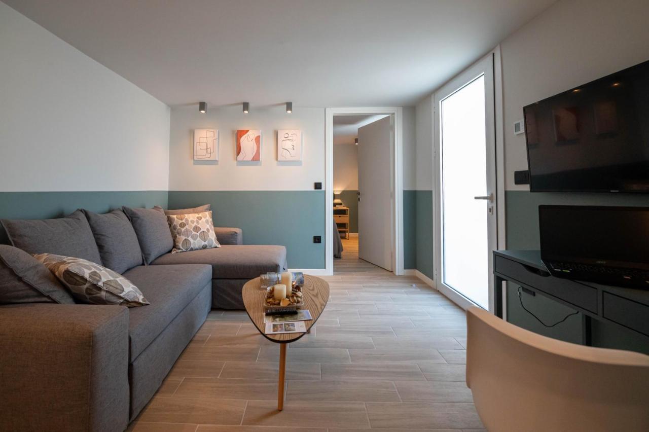 Villa Vesta Retire - Kalamata Mediterranean Villas 外观 照片